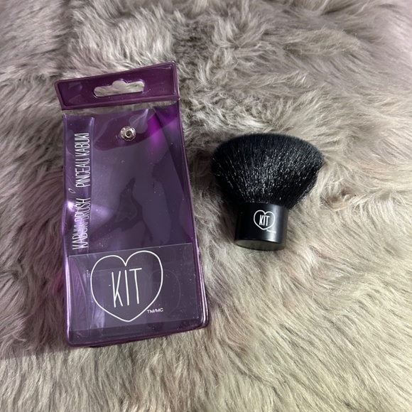 Kit Blush Brush - Picture 2 of 3